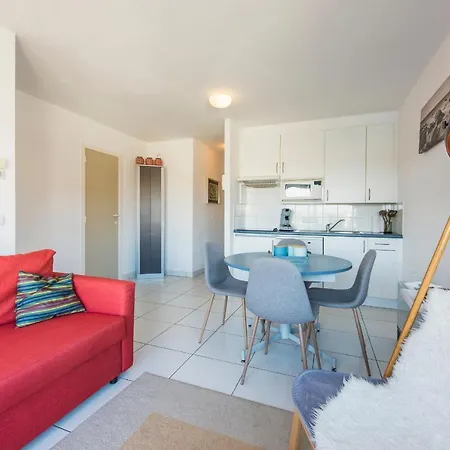 Modern With Terrace & Public Pool *