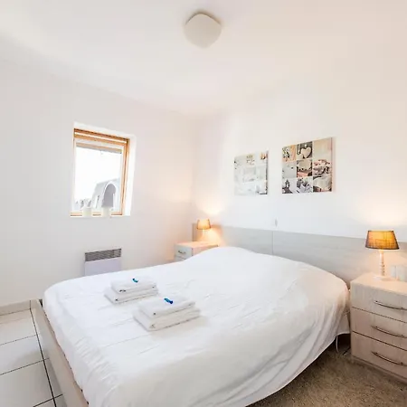 Modern With Terrace & Public Pool