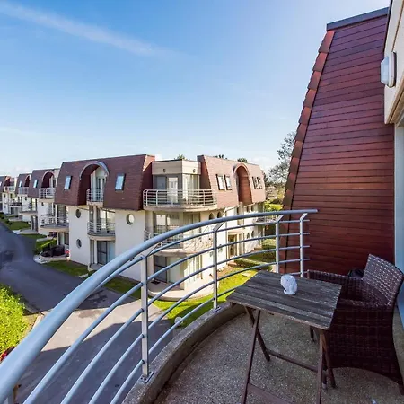 Modern With Terrace & Public Pool *